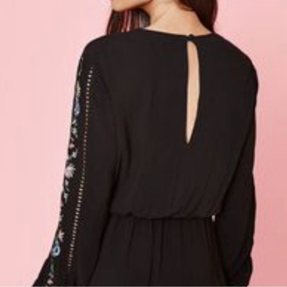 Kendall & Kylie Romper Small Black Pink Blue Floral Embroidered Lace Up Short - Picture 2 of 7